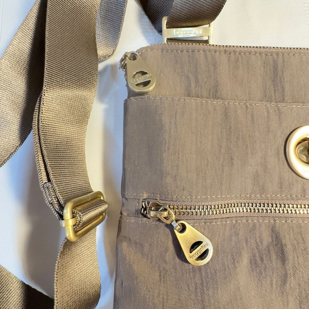 Baggallini Hanover Crossbody Handbag - Picture 10 of 12